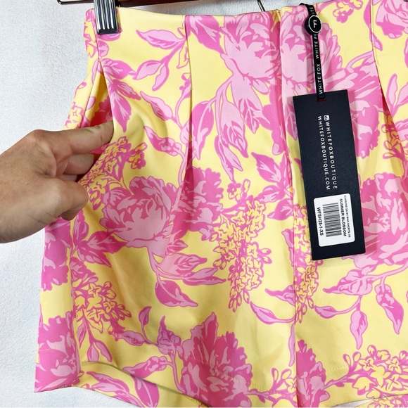 White Fox Boutique Sunshine On My Mind Shorts Summer Blossom NWT Size XS Floral - Picture 4 of 10